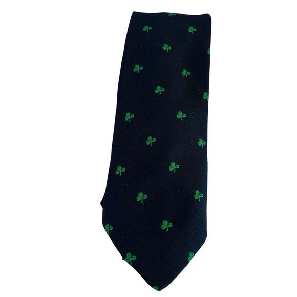 Dark Blue Tie w/ Green Shamrocks. Very Sharp! - Picture 5 of 7
